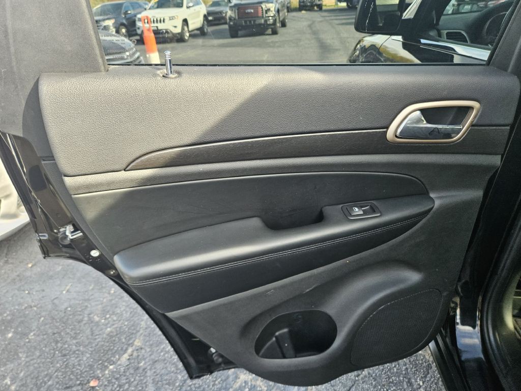 2016 Jeep Grand Cherokee Image 31