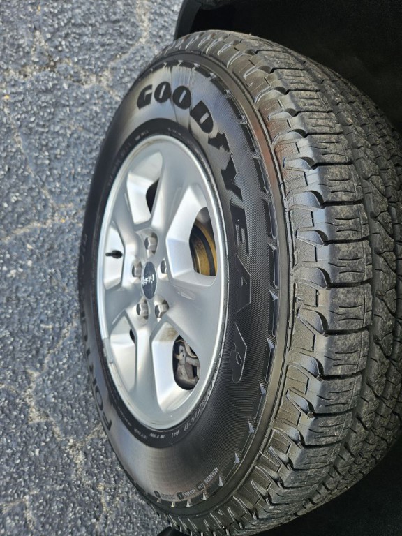 2016 Jeep Grand Cherokee Image 42