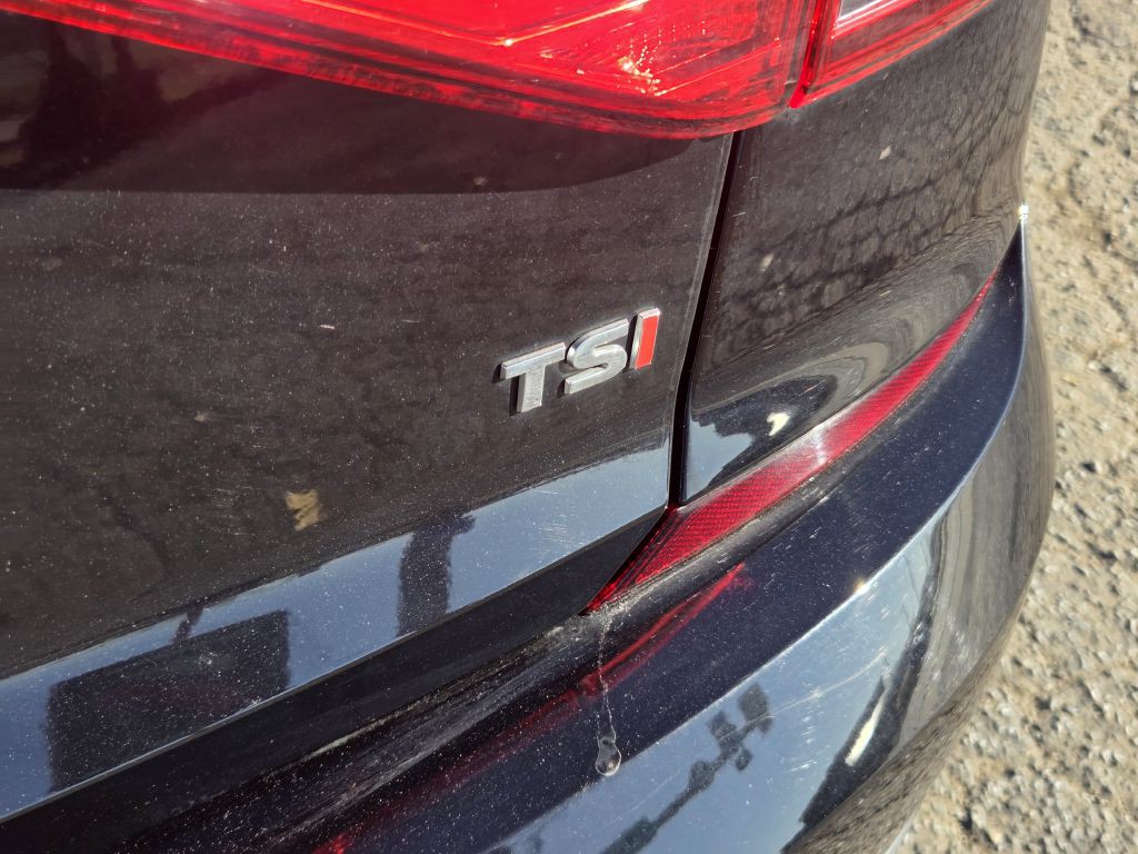 2016 Volkswagen Passat Image 9