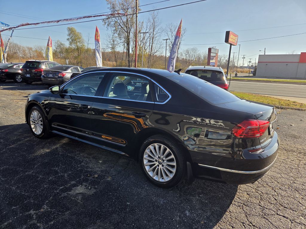 2016 Volkswagen Passat Image 10