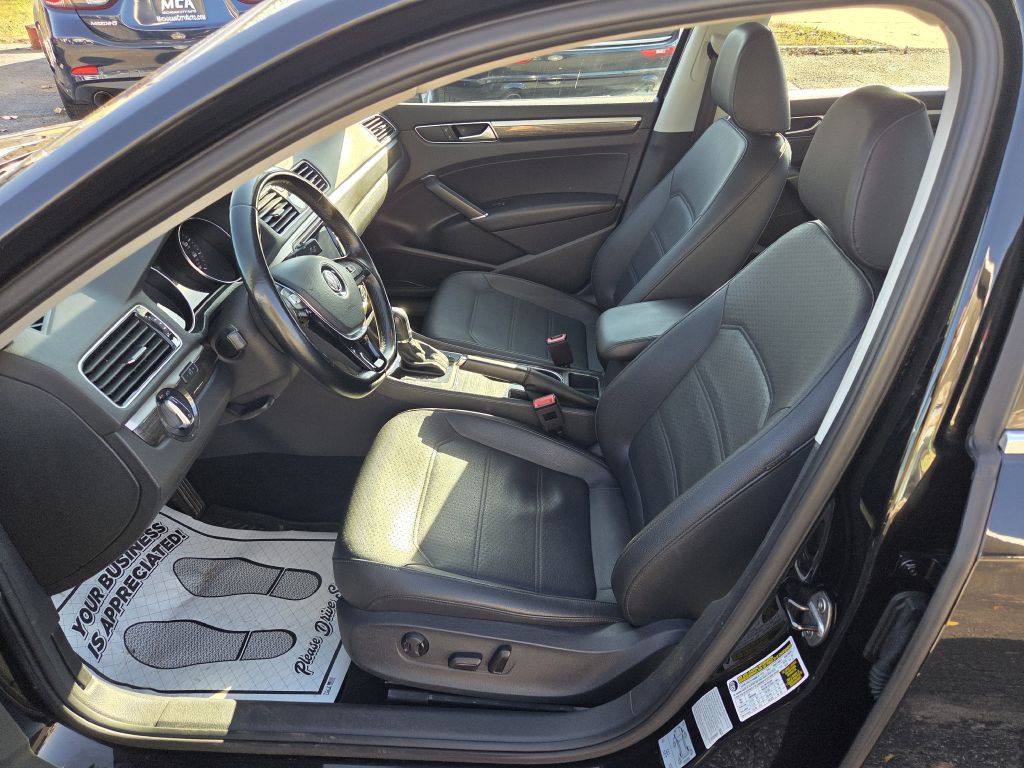 2016 Volkswagen Passat Image 22
