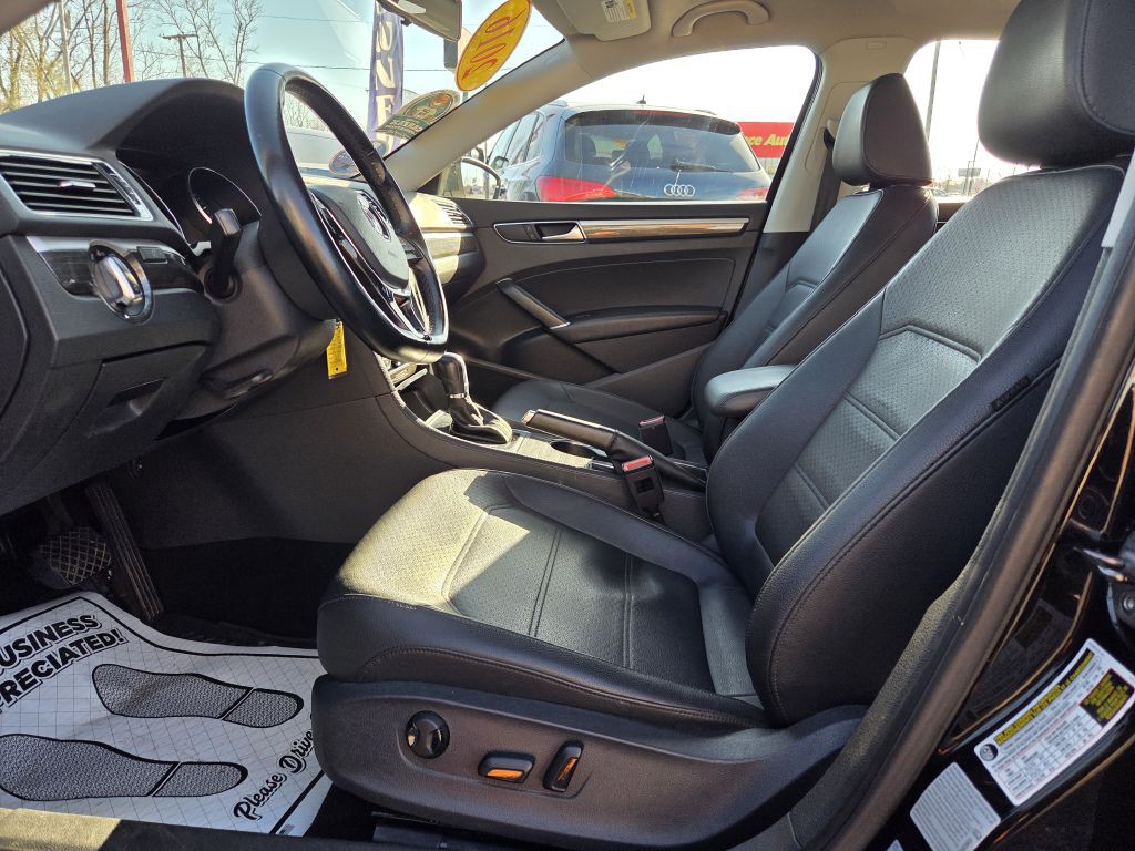 2016 Volkswagen Passat Image 23