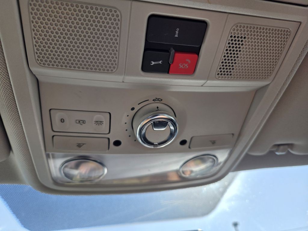 2016 Volkswagen Passat Image 35