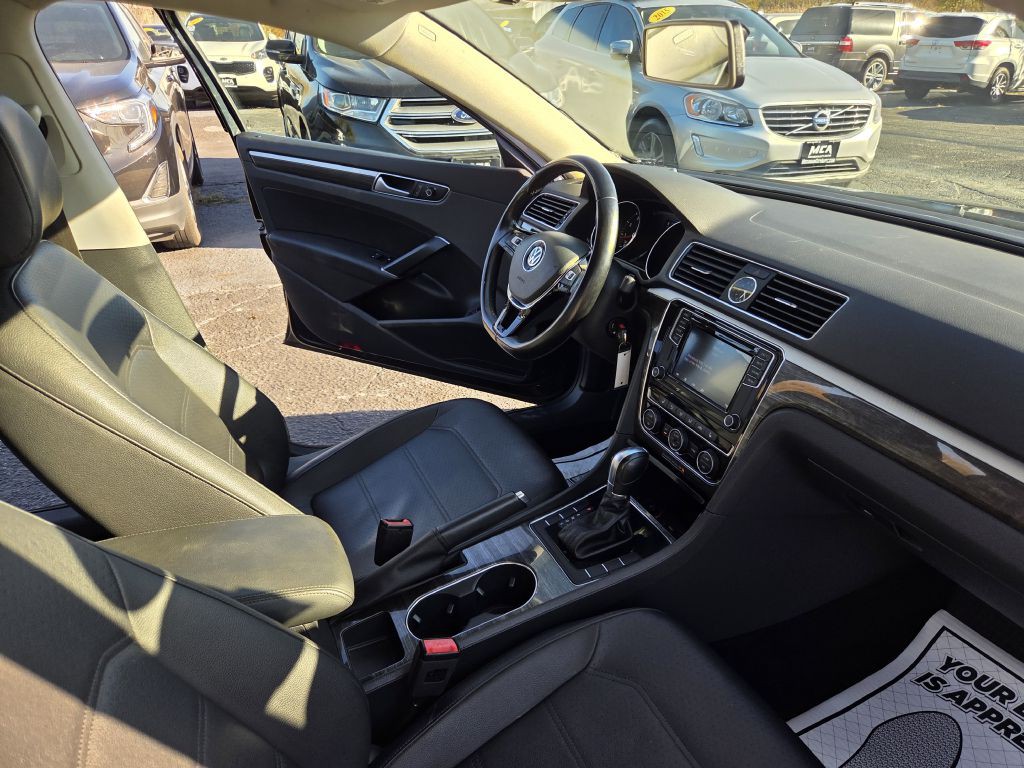 2016 Volkswagen Passat Image 45
