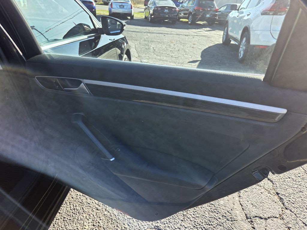 2016 Volkswagen Passat Image 46