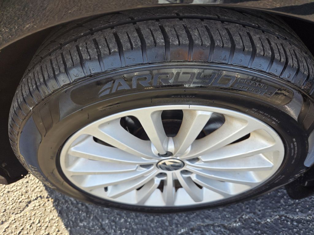 2016 Volkswagen Passat Image 48