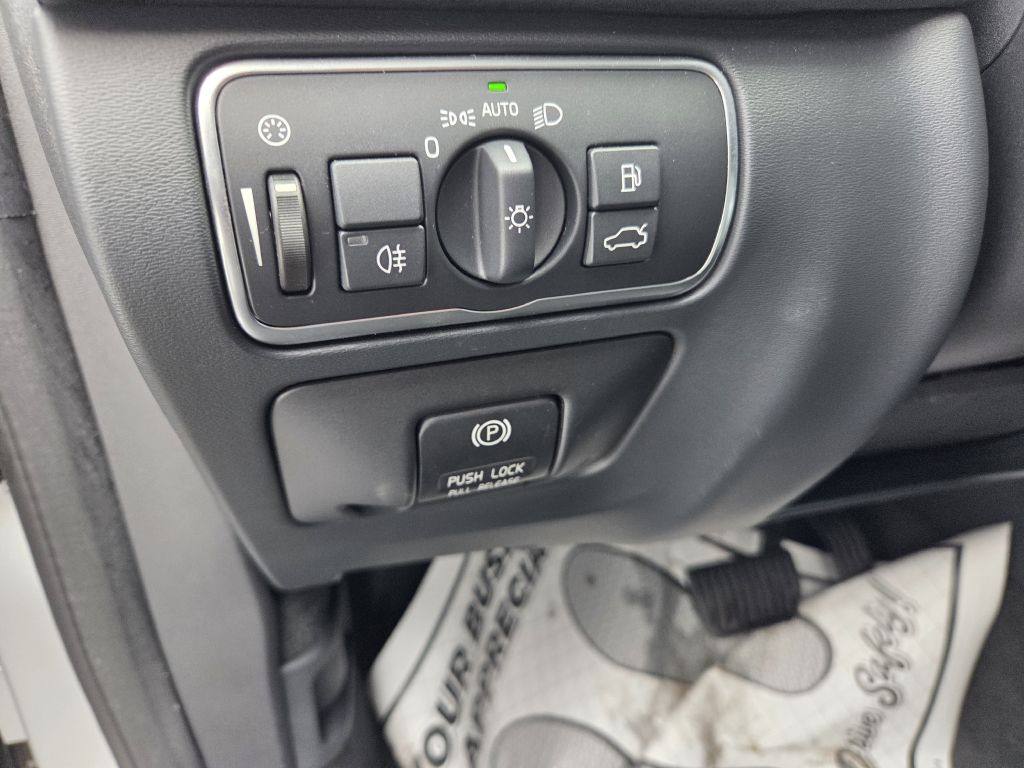 2015 Volvo XC60 Image 27