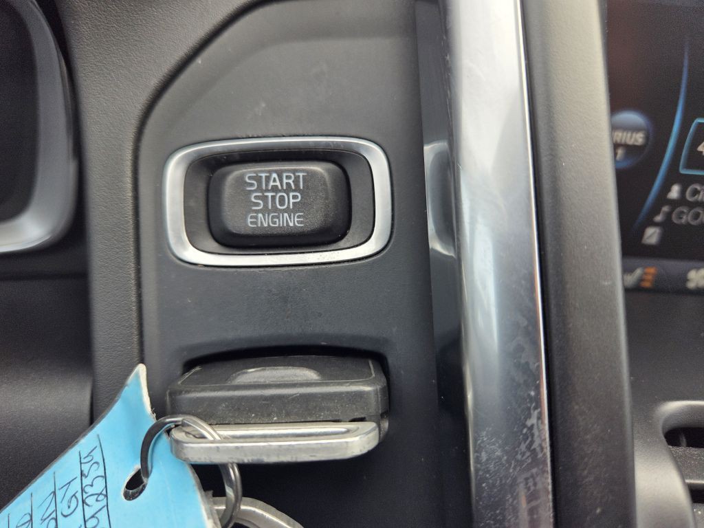 2015 Volvo XC60 Image 31