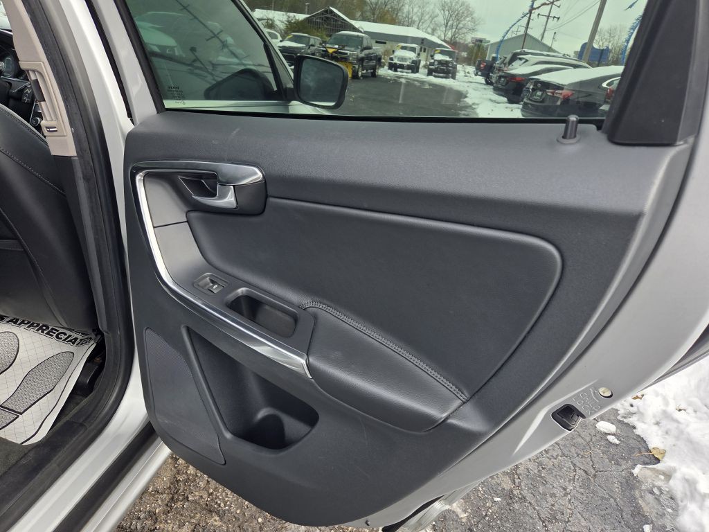 2015 Volvo XC60 Image 50