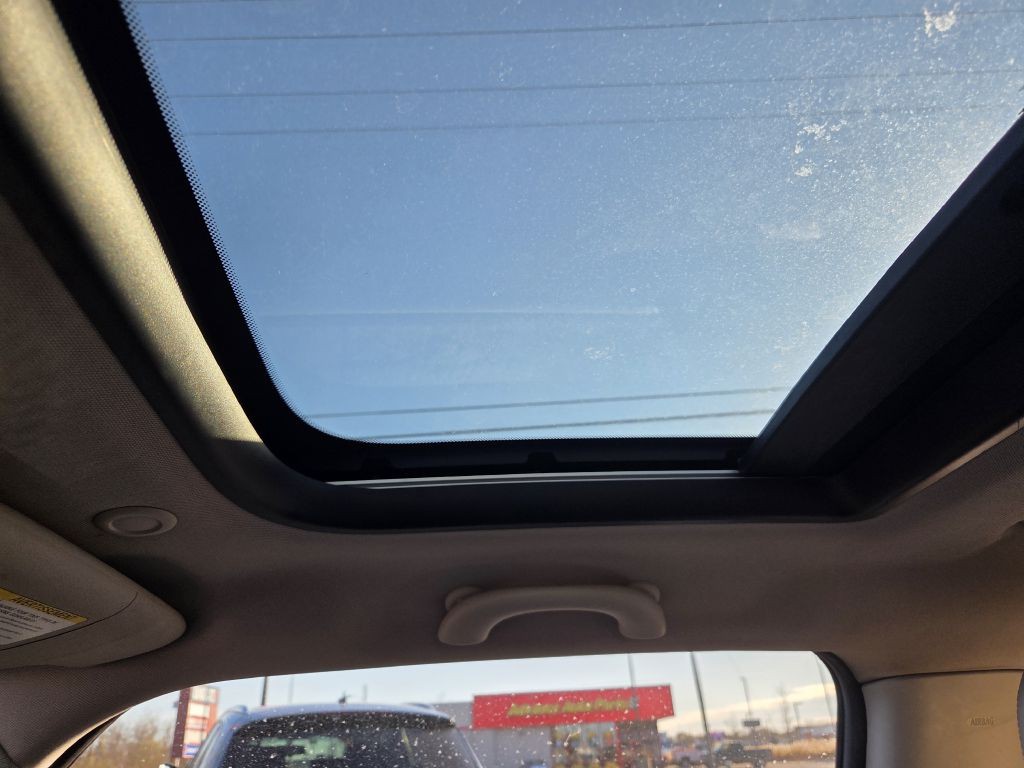 2014 MINI Cooper Image 30