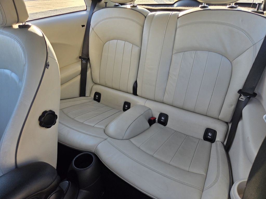 2014 MINI Cooper Image 31