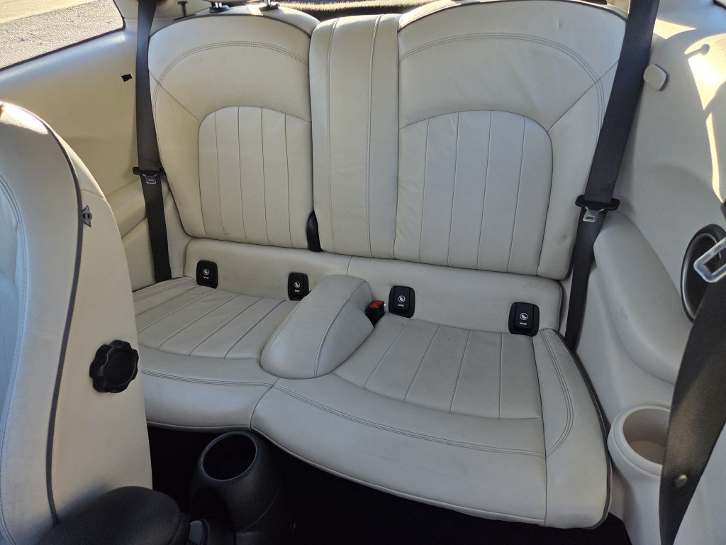 2014 MINI Cooper Image 32