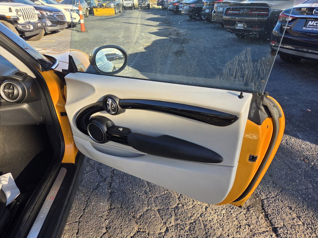 2014 MINI Cooper Image 34