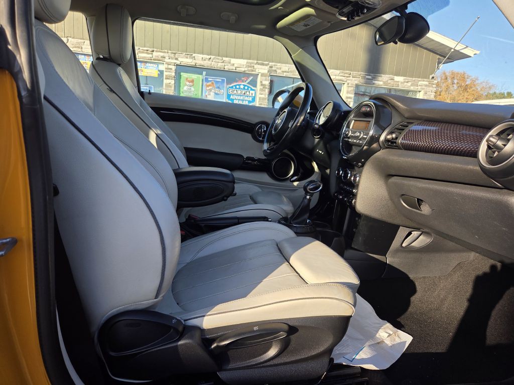 2014 MINI Cooper Image 36