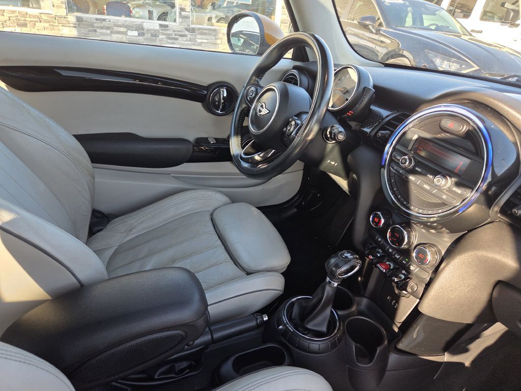 2014 MINI Cooper Image 37