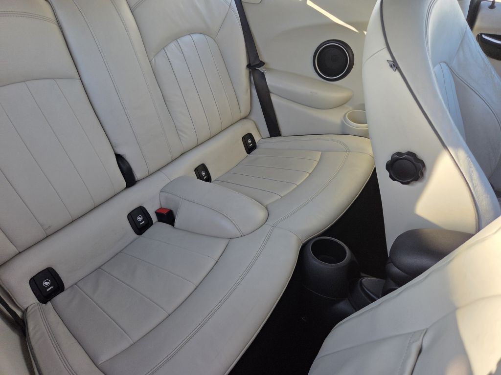 2014 MINI Cooper Image 38
