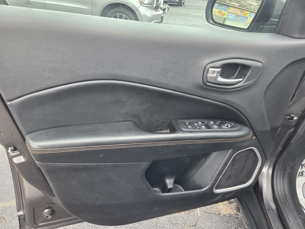 2018 Jeep Compass Image 21