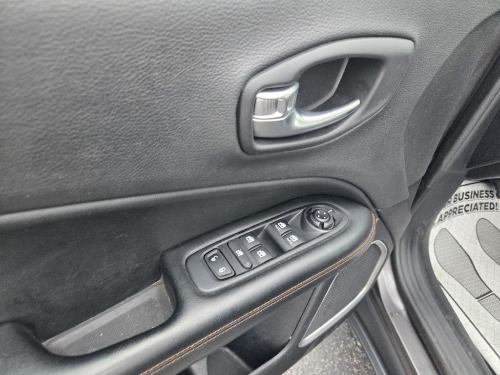 2018 Jeep Compass Image 22