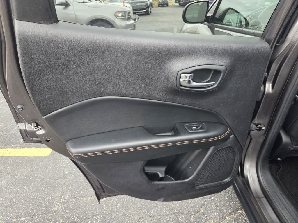 2018 Jeep Compass Image 34