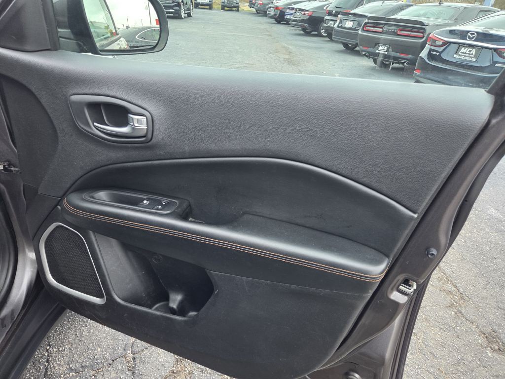 2018 Jeep Compass Image 39