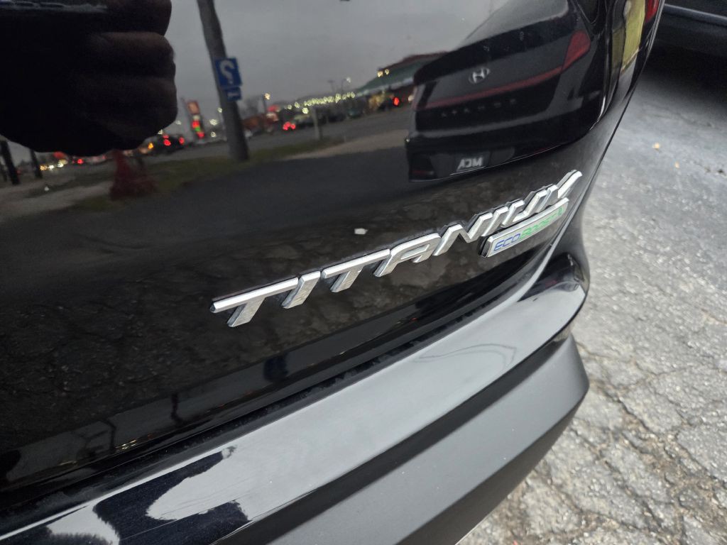 2019 Ford Edge Image 9