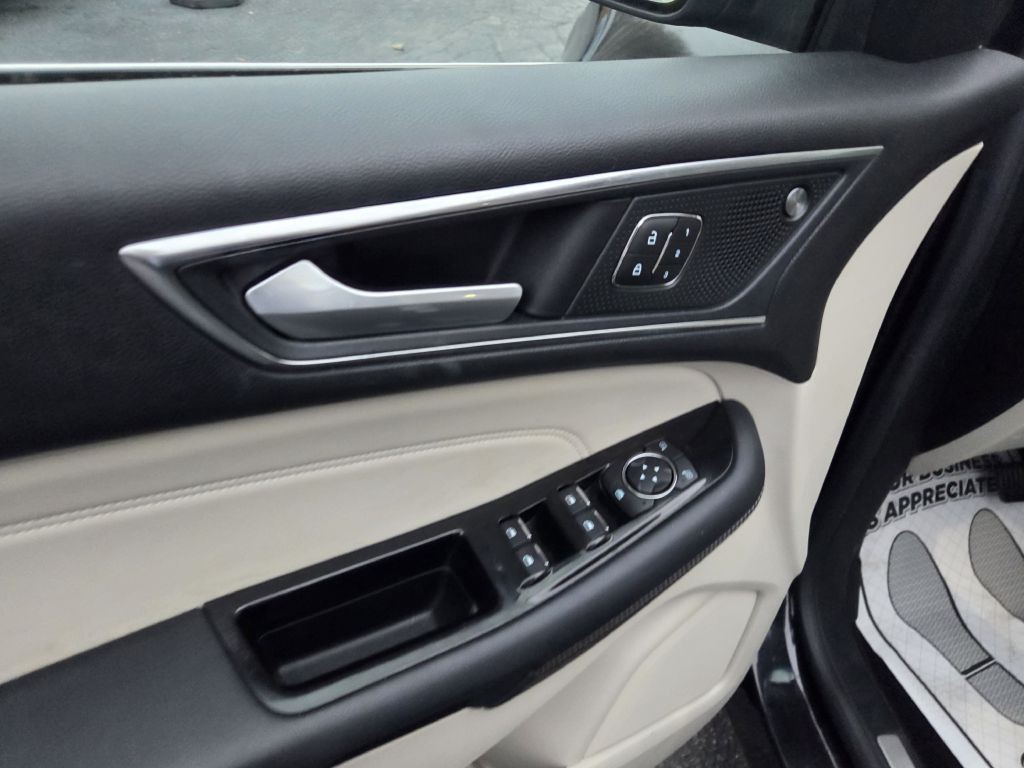 2019 Ford Edge Image 21