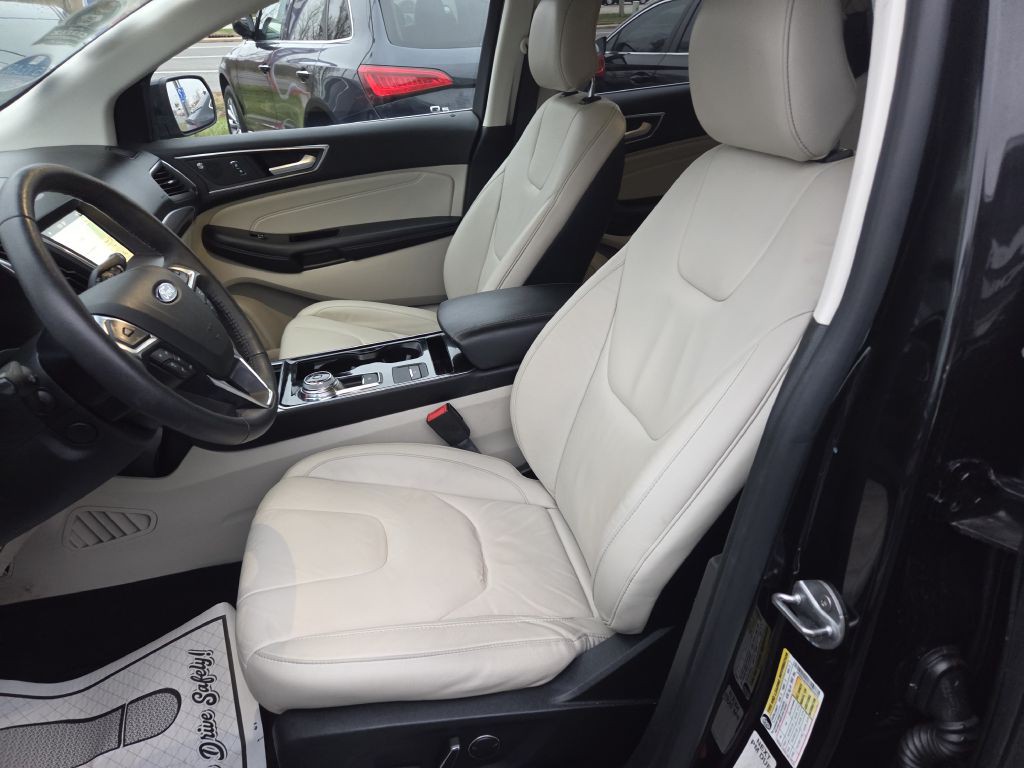 2019 Ford Edge Image 23