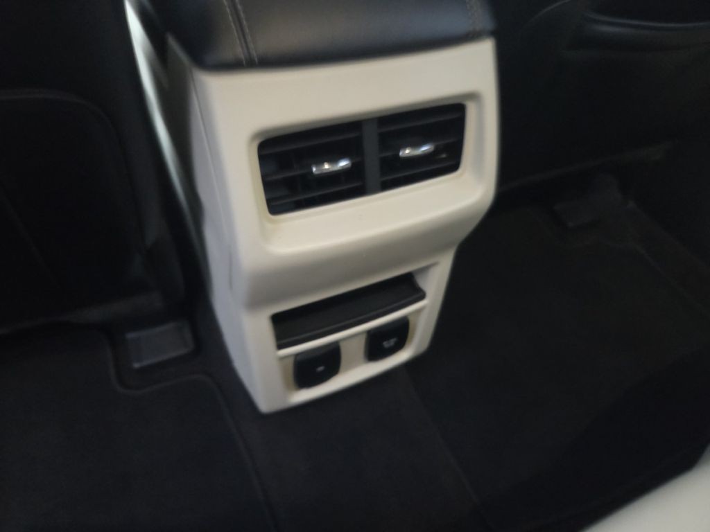 2019 Ford Edge Image 41