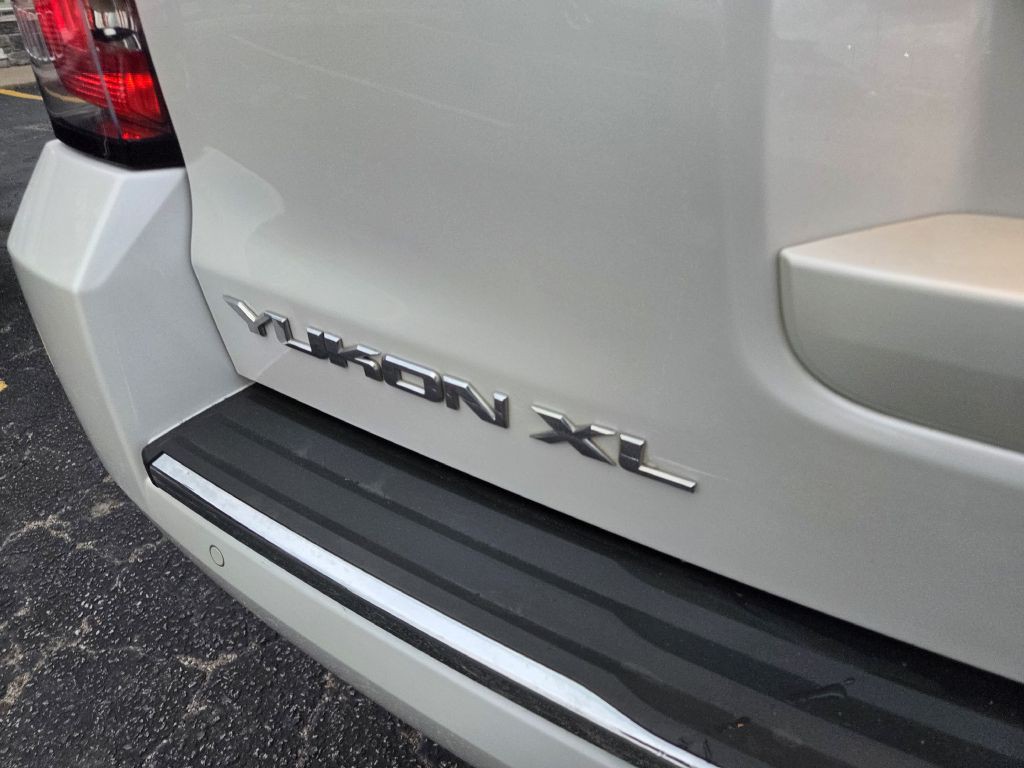 2016 GMC Yukon Image 9