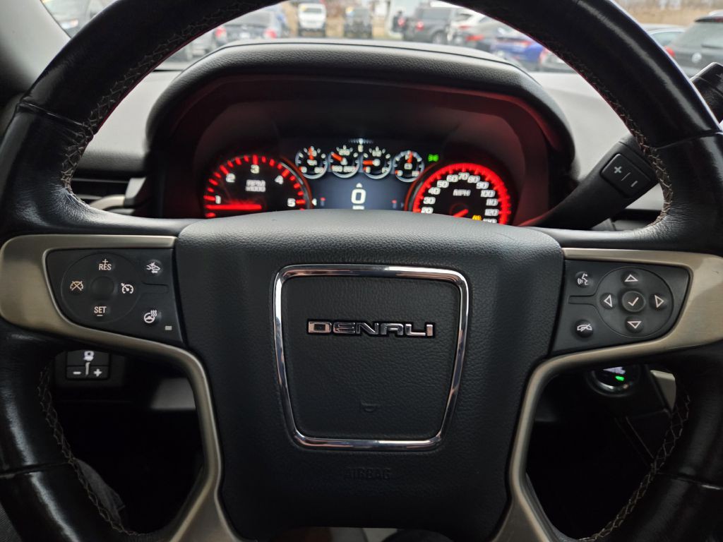 2016 GMC Yukon Image 32