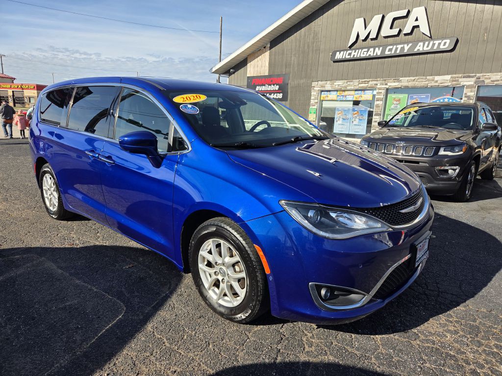 2020 Chrysler Pacifica Image 2