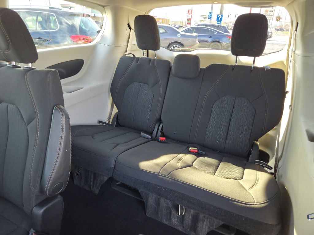 2020 Chrysler Pacifica Image 40