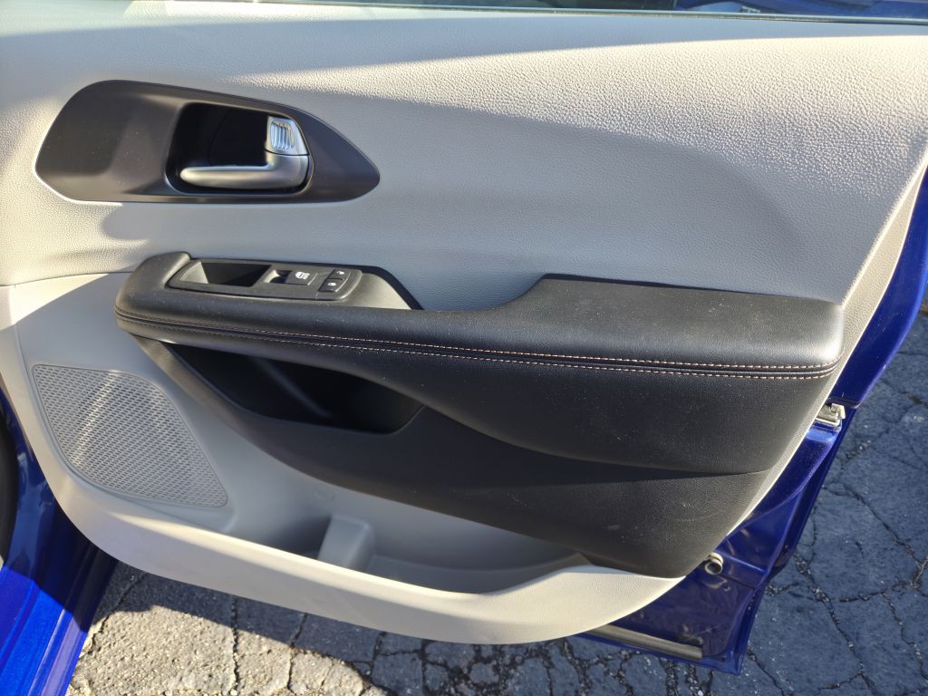 2020 Chrysler Pacifica Image 43