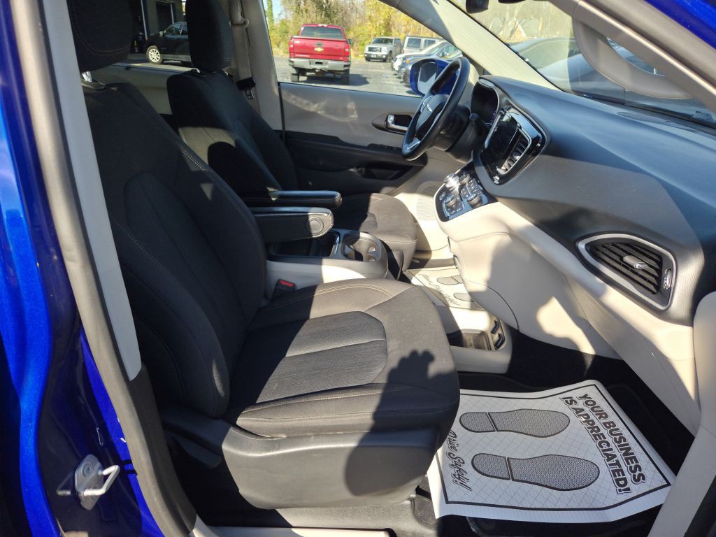 2020 Chrysler Pacifica Image 44