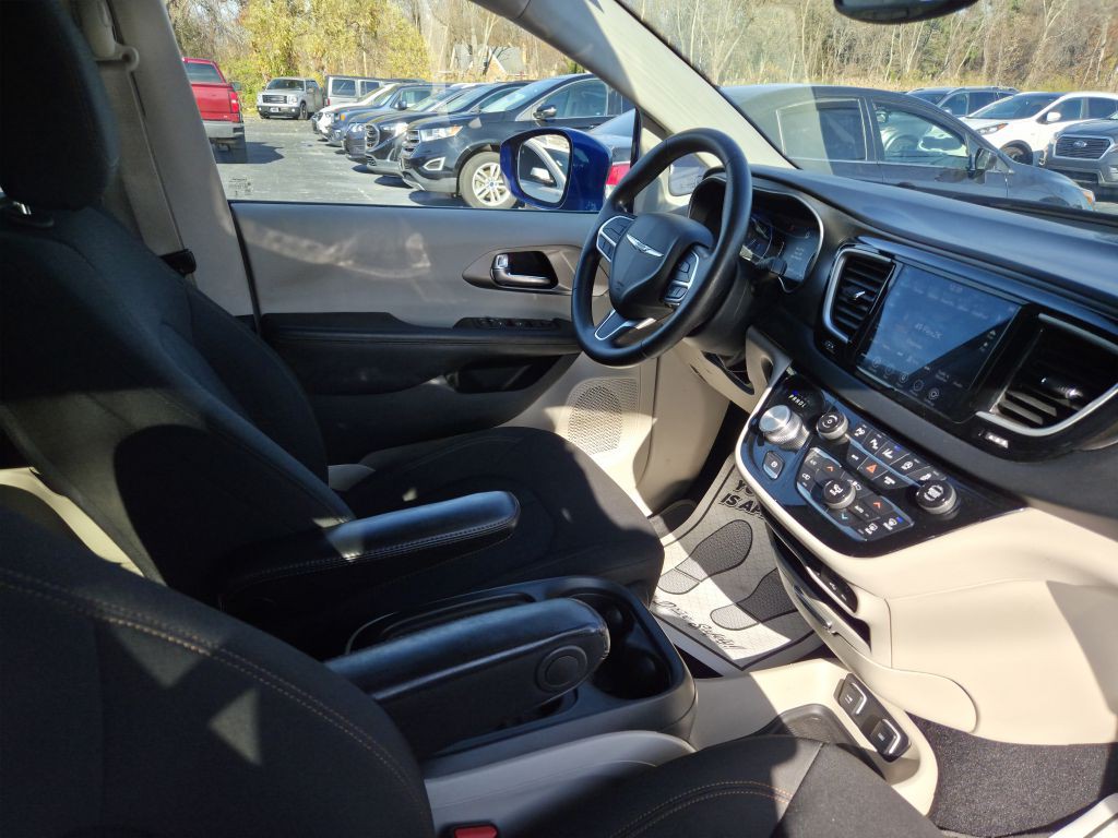 2020 Chrysler Pacifica Image 46