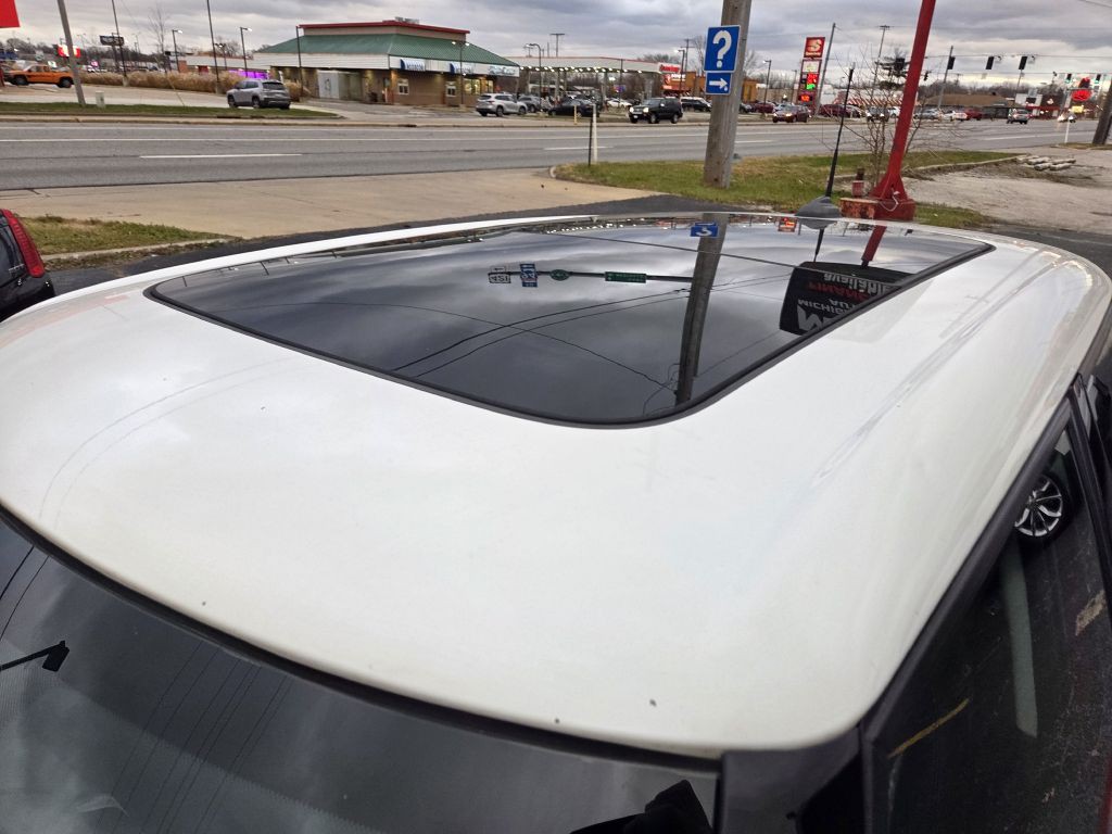 2015 MINI Cooper Image 20