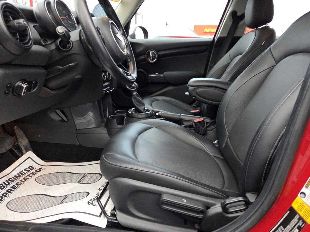 2015 MINI Cooper Image 23