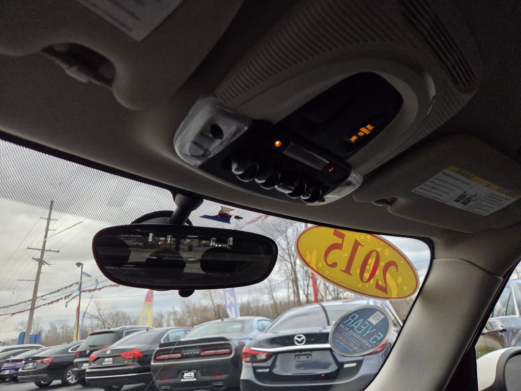 2015 MINI Cooper Image 30