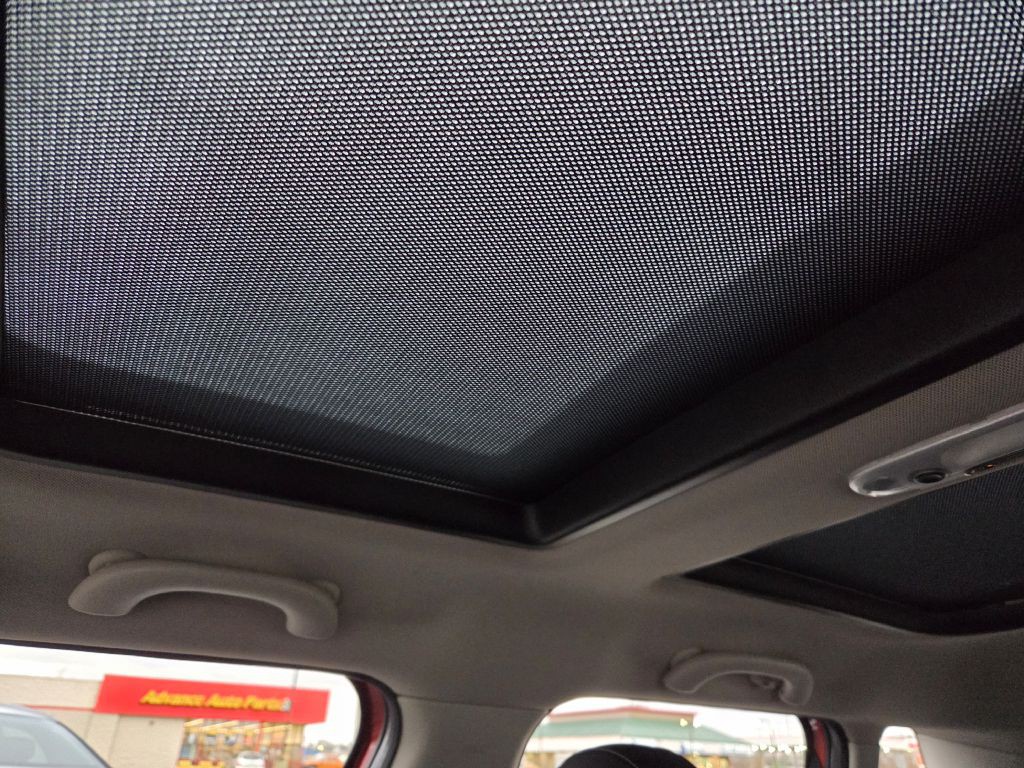 2015 MINI Cooper Image 32