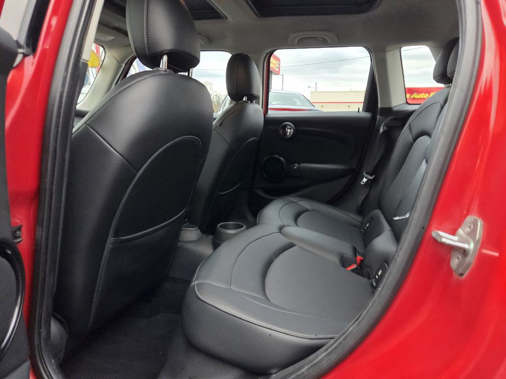 2015 MINI Cooper Image 35