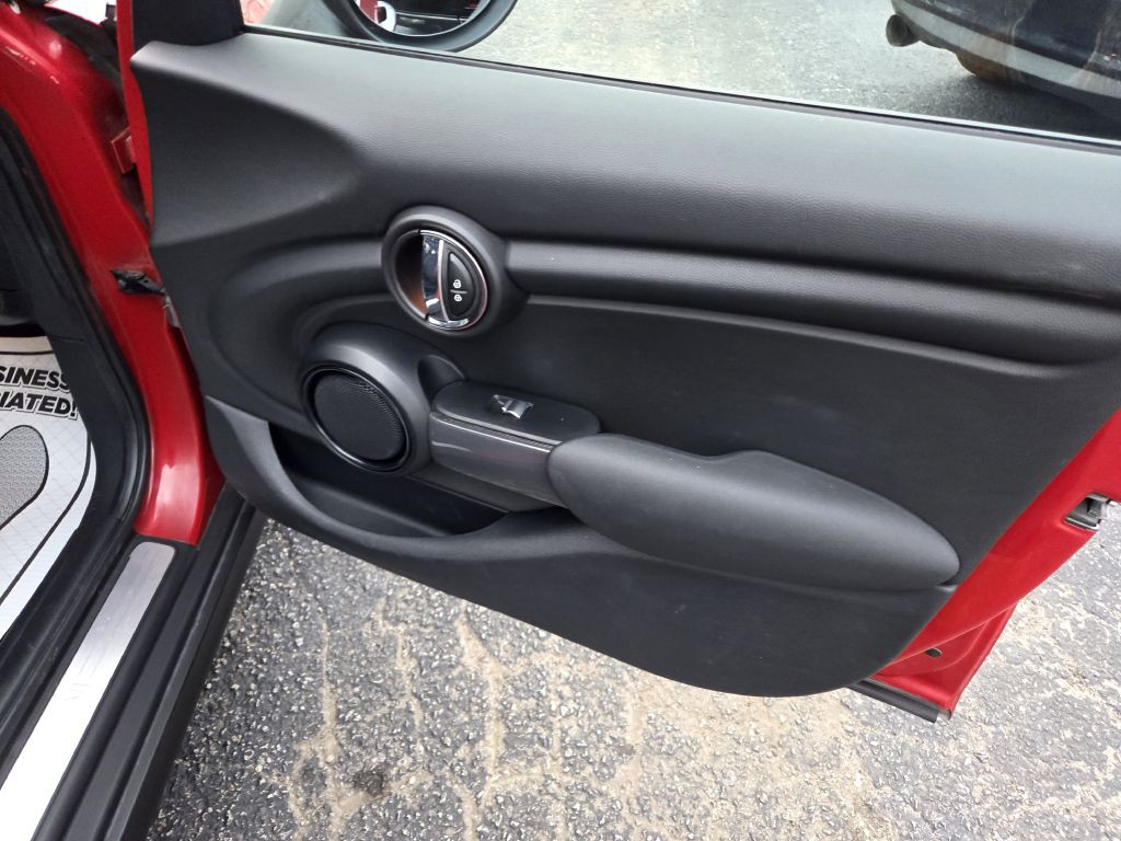 2015 MINI Cooper Image 37