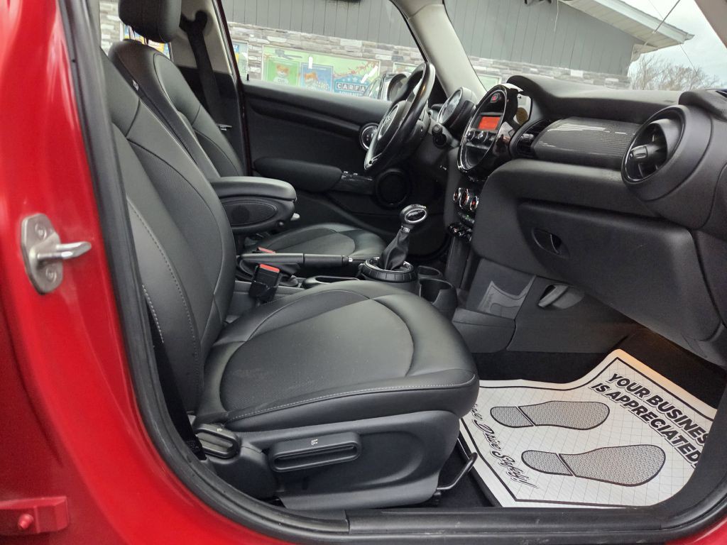 2015 MINI Cooper Image 39