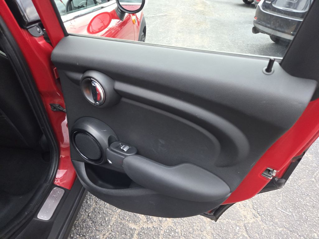 2015 MINI Cooper Image 41