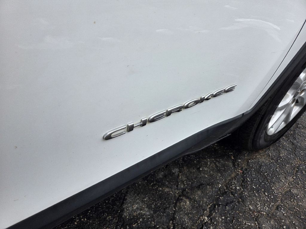 2016 Jeep Cherokee Image 8