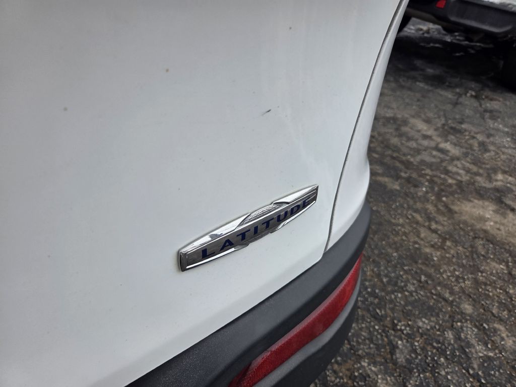 2016 Jeep Cherokee Image 10