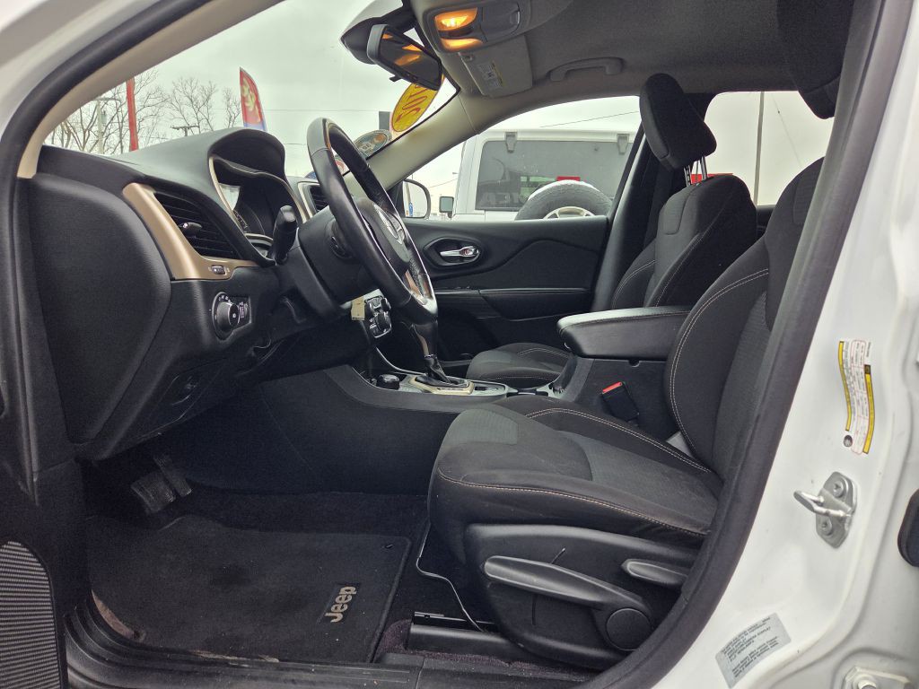 2016 Jeep Cherokee Image 24