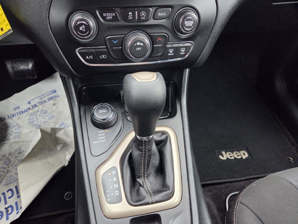 2016 Jeep Cherokee Image 36