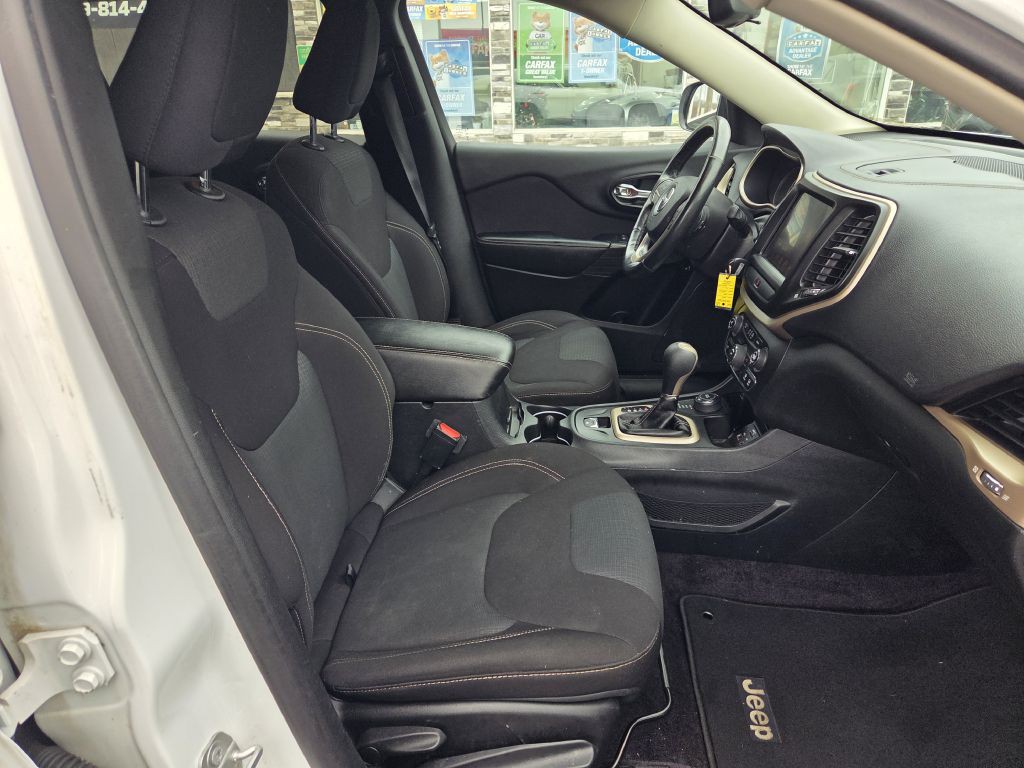 2016 Jeep Cherokee Image 44