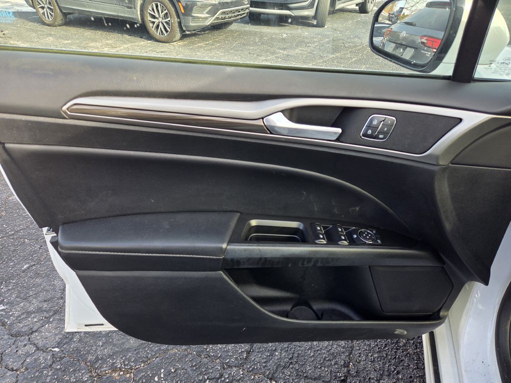 2017 Ford Fusion Image 21