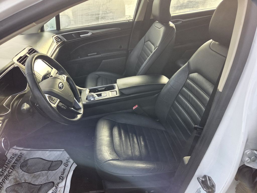 2017 Ford Fusion Image 24